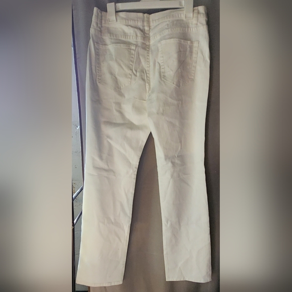 New York & Co. Mid Rise Comfortable Fit Straight Leg Distressed Jeans Size 10 - Picture 2 of 5